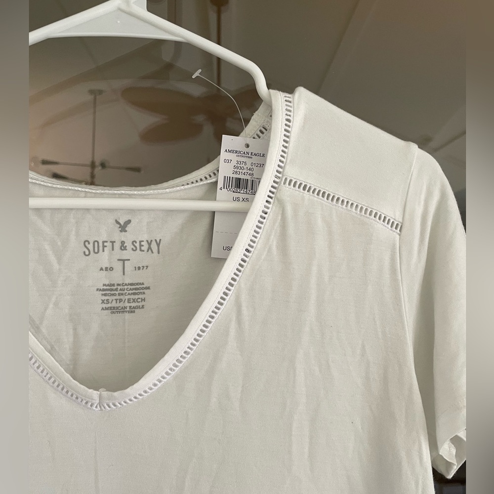 AE Soft & Sexy White T-Shirt - Picture 3 of 3